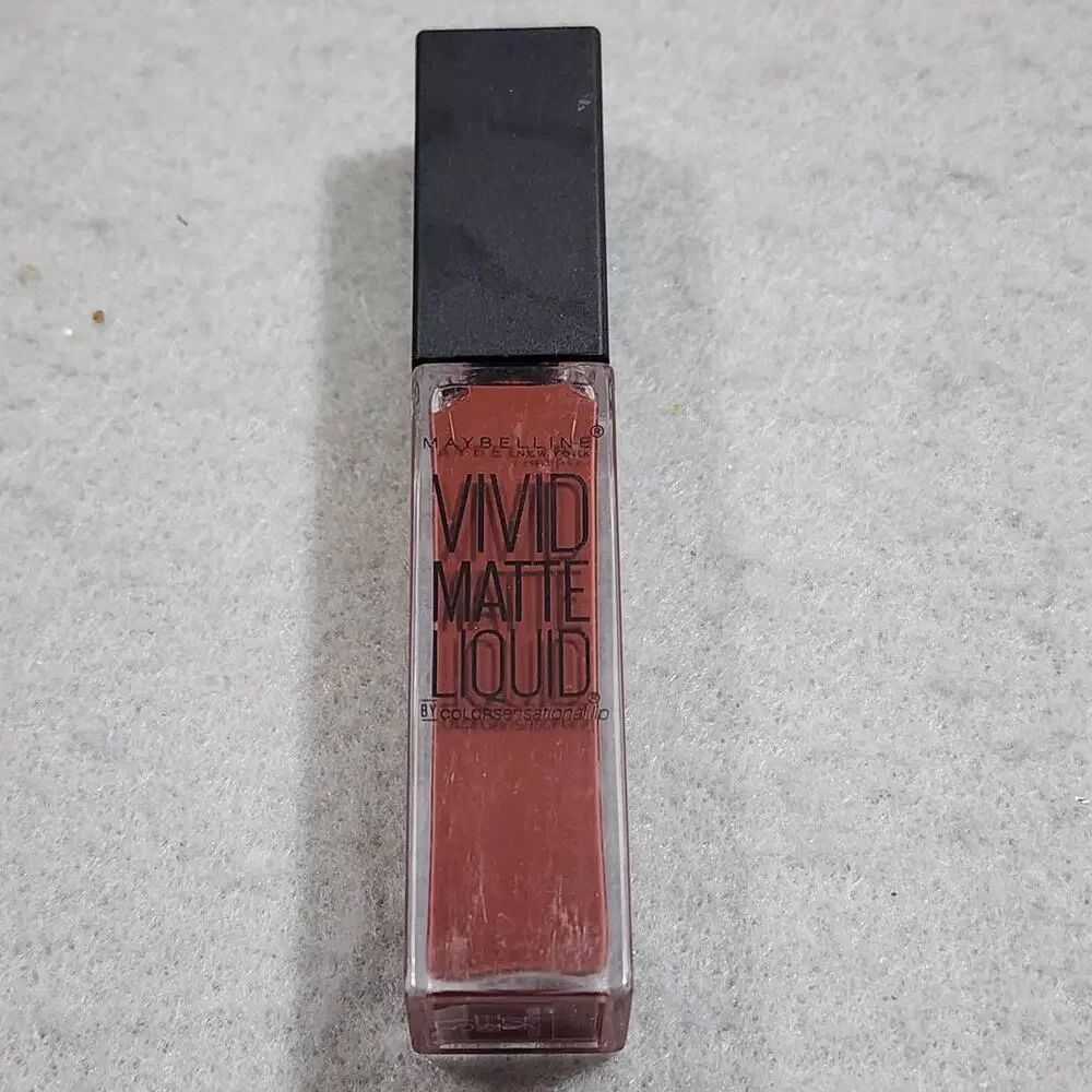 37 COFFEE BUZZ Vivid Matte Liquid ColorSensational Maybelline New York 0.26fl oz